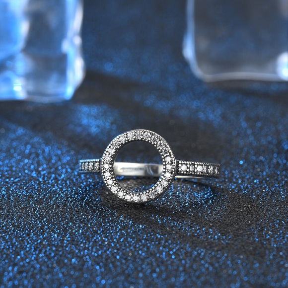 Sterling silver forever ring with CZ Stones - Picture 4 of 6